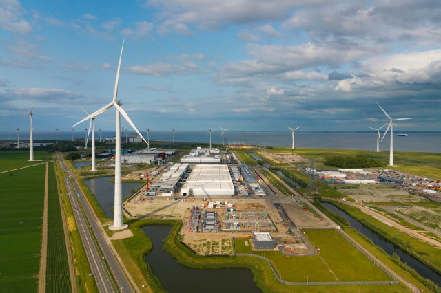 Thirsty data centres: How AI Is reshaping water demand and risk